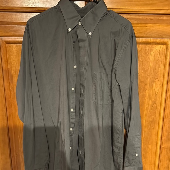 4 Button Down Shirts - Picture 10 of 12
